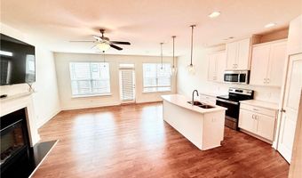 34 Auburn Woods Dr, Auburn, GA 30011