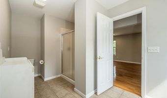 693 Woodrun Ct, Ballwin, MO 63021