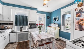 95 Ivy St, East Providence, RI 02914