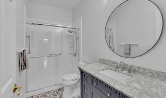 172 Sylvan Lake Blvd, Bayville, NJ 08721