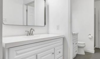 1131 Claytonbrook Ct, Ballwin, MO 63011