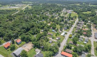 202 N Walnut St, Anderson, MO 64831