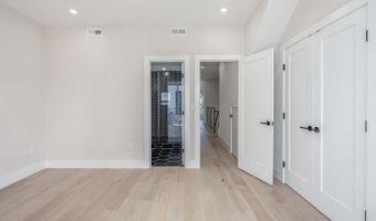 722 KENYON St NW A, Washington, DC 20010