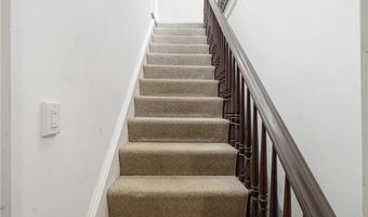 7 Nichols Ln 7, Hopkinton, RI 02832