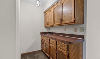 1267 Nursery Hill Ln, Arden Hills, MN 55112