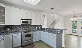 12000 Grassbur Rd, Bryan, TX 77808