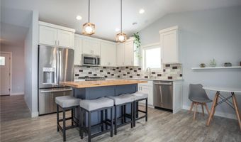 2008 Lakepark Ave, Alexandria, MN 56308