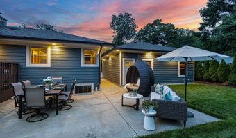 10 Roxbury Rd, Madison, WI 53704