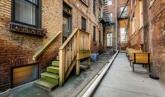 18 E MADISON St 4, Baltimore, MD 21202