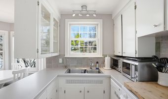 1102 Arborview Blvd, Ann Arbor, MI 48103