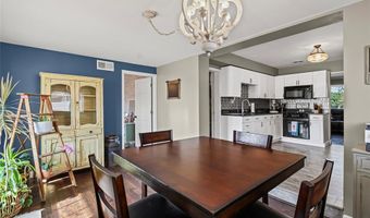 9862 Glenmont Dr, Affton, MO 63123