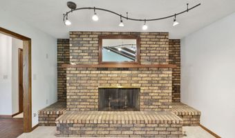 740 Fairway Ct, Augusta, KS 67010