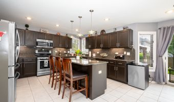 541 N 4th Ave, Addison, IL 60101