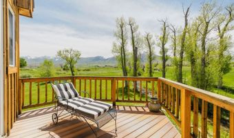 1225 Country Ln, Lamoille, NV 89828