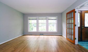 604 S Reuter Dr, Arlington Heights, IL 60005