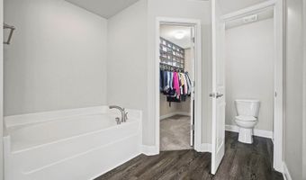 6236 Emerald Lake Dr, Biloxi, MS 39532