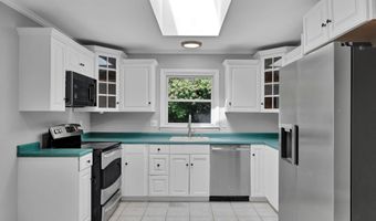 6 Marbil Rd, Danbury, CT 06811