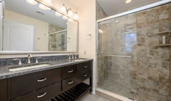 25 White Oak Ln, Aberdeen, NJ 07747