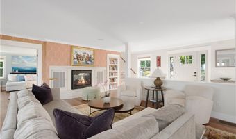 5 Hampden St, Barrington, RI 02806