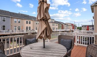 41768 MCMONAGLE Sq, Aldie, VA 20105