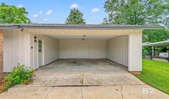 18 Rollins Pl, Atmore, AL 36502
