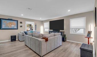 103 Idlewild Ln, Aberdeen, NJ 07747