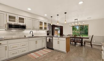 2417 Georgetown Dr, Bartlesville, OK 74006