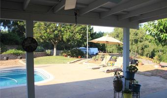 520 Woodland Hills Dr, Escondido, CA 92029
