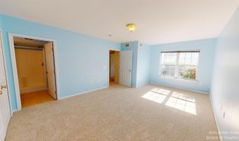 2767 S Knightsbridge Cir, Ann Arbor, MI 48105