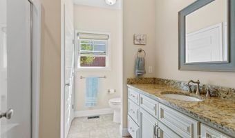 18 Greenwood Fields Dr, Asheville, NC 28804