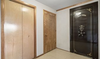 22016 AIRPORT Rd NE, Aurora, OR 97002