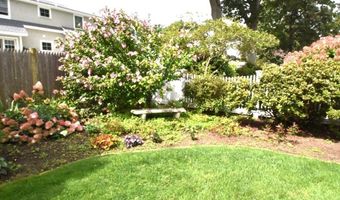 25 Foster Dr, Beverly, MA 01915