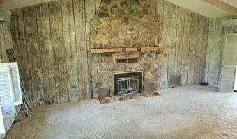 8526 SE 70th Ter, Baxter Springs, KS 66713