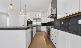 881 N MANCHESTER St, Arlington, VA 22205