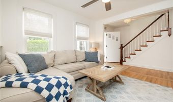 33 Slocum St, Newport, RI 02840