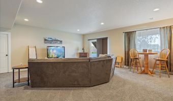5254 SHADOW ROCK Dr, Cheyenne, WY 82009
