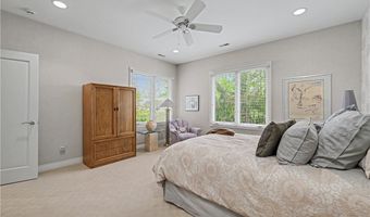 520 Bristol Dr, Aurora, OH 44202