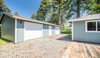 1135 1ST St NE, Bandon, OR 97411