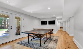 7601 PERSIMMON TREE Ln, Bethesda, MD 20817