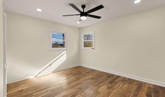 8730 EWING Dr, Bethesda, MD 20817