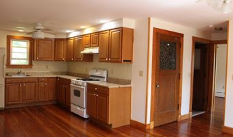 126 Chestnut St, Branford, CT 06405