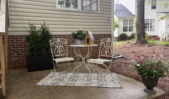 1209 Waterford Green Dr, Apex, NC 27502