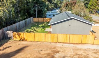 501 NORTH Ave, Bandon, OR 97411