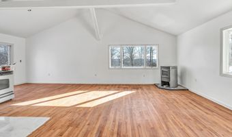 17 Stage Rd, Brookfield, CT 06804