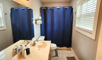 1019 E Daniels St, Aurora, MO 65605