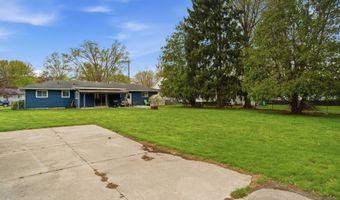 1032 Summer St, Algonac, MI 48001