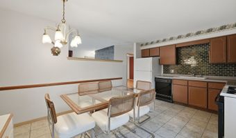 730 W Beach Dr, Addison, IL 60101