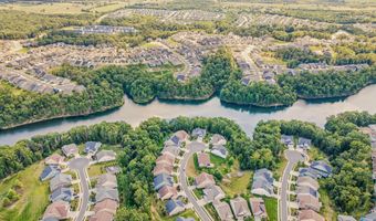 102 PHOEBE Ct, Lake Frederick, VA 22630