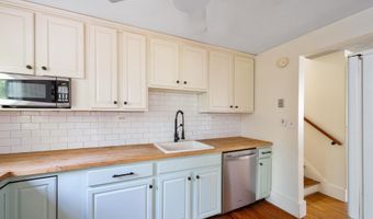 75 LUMBER Ln, Barboursville, VA 22923