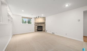 1513 E Sylvan Cir, Brandon, SD 57005